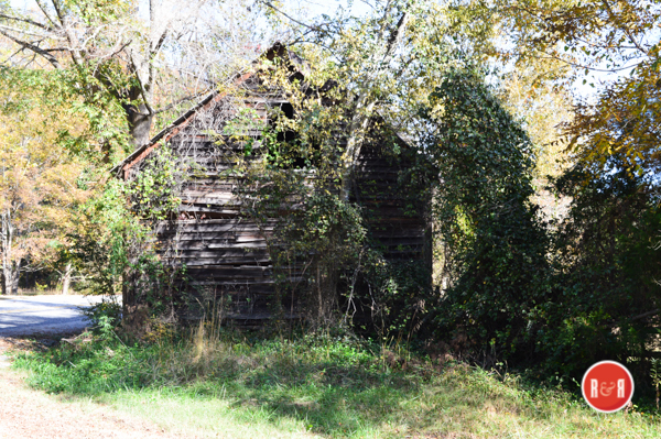 Images of an old building on the road at Cedar Springs.  Courtesy of James Gettys, 2019