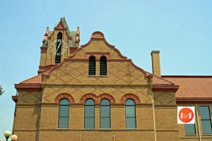 Architectural images courtesy of photographer Bill Segars.