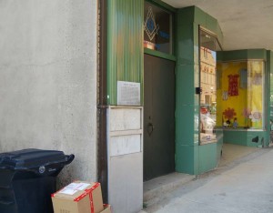 Hiram Lodge Entrance Showing Cornerstones and Historical Marker (Brian Scott, 2009)