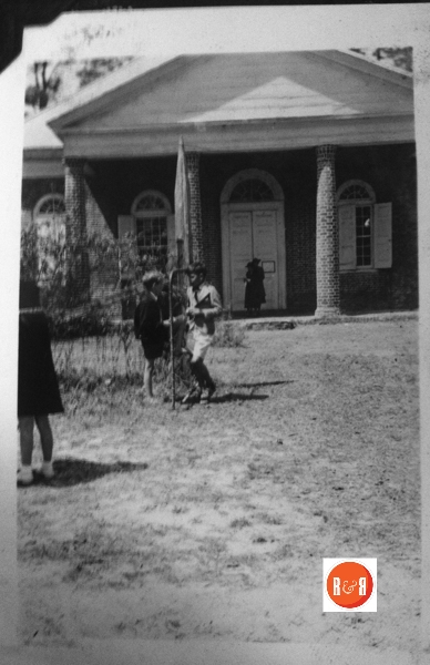 Image of the church showing visitors. Unknown data – Courtesy of the Myers Truluck Family Album, 2016