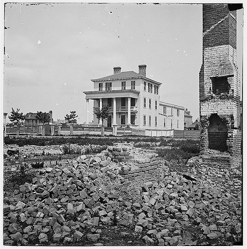 The only house on Broad Street to remain standing following the 1861 fire. Courtesy of the Library of Congress.