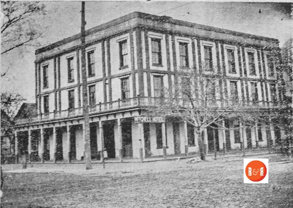 Mitchell Hotel in circa 1911