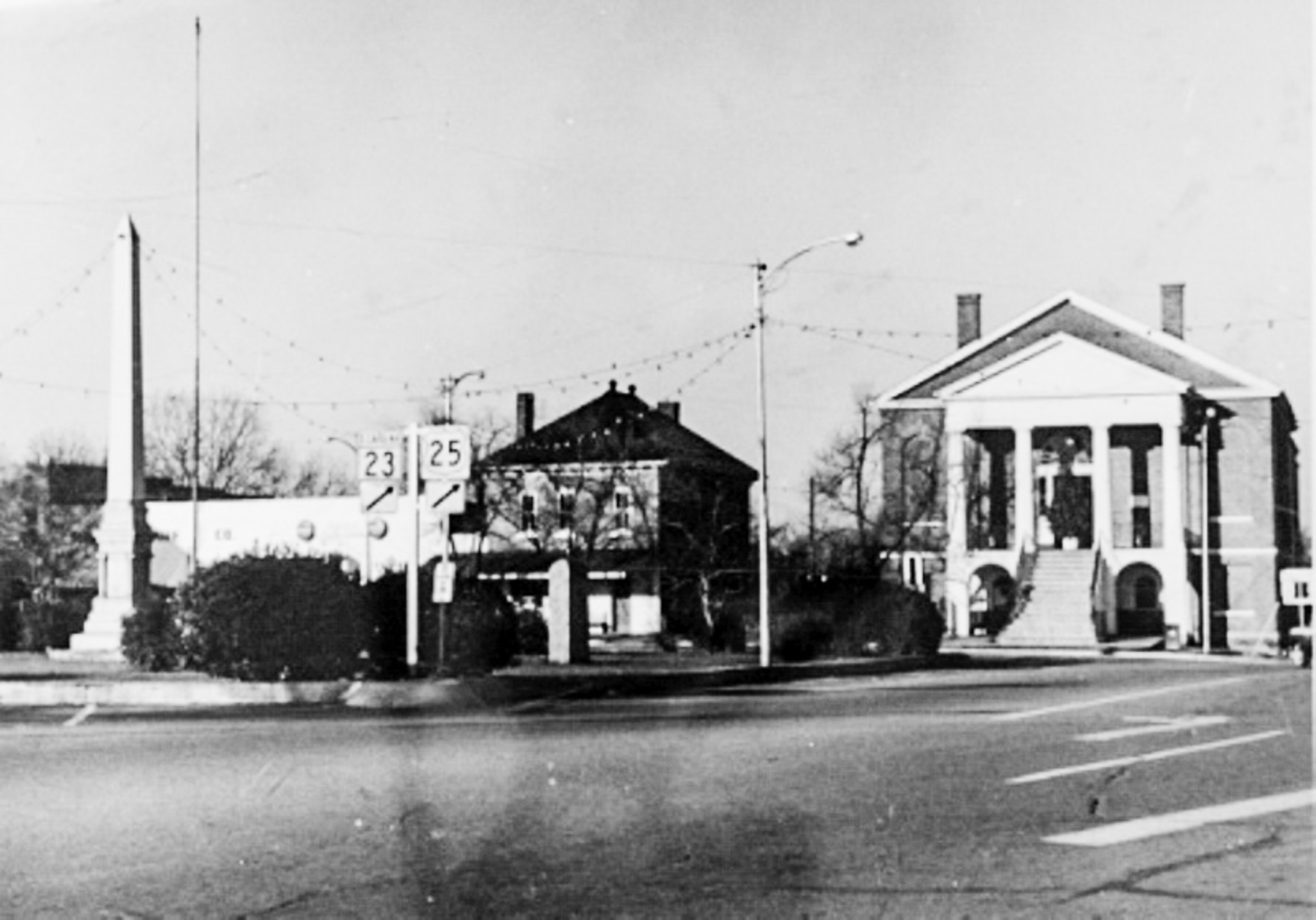 1950s image of the Edgefield Square - Neistler