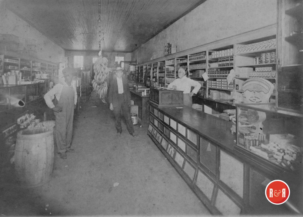 ENLARGEMENT OF THE HOME STORE IMAGE