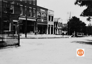 Rare view of North Congress Street just prior to the devastating fire that destroyed much of the block. Note the lovely Charleston style house. Image courtesy of the Van Center Collection.