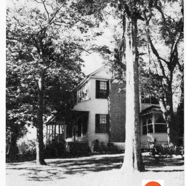 1940’s view of the entrance to Wynn Dee. Note that the entrance to Wynn Dee is nearly identical to that of the Davis plantation home in the Monticello community (5264 Highway 215 South). This is a clear indication that perhaps each house was constructed by the same artisans.