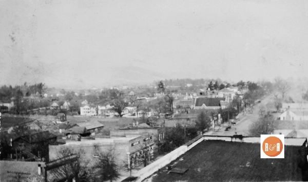 Early downtown image of Winnsboro looking Northwest. Courtesy of the Van Center Collection