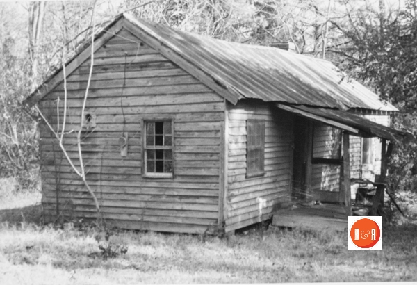 Tenant house nest to the plantation home, date unknown. Courtesy of the SC Dept. of Archives and History – 1981