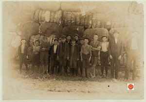 Image from the Lewis Hines Collection of the Lancaster Mills – Not for reproduction.