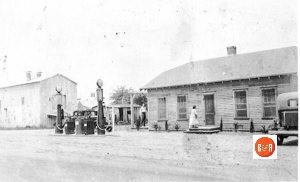 Home of Leonard and T. Owings in Owings, S.C. He operated the gas pumps and she had a Tea Room. Both are seen in this image. The cotton gin and warehouse can also be viewed at the left. None of these building remain in 2014.