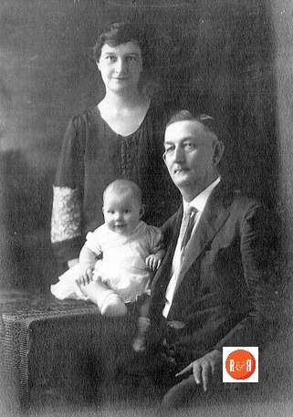 Mac Glenn Watts Stoddard (1896-1987) with John Taylor Stoddard (1872-1935) and baby Ruth Stoddard