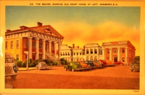 Image of the courthouse square featuring the lovely old Courthouse. Image courtesy of the Wingard Postcard Collection
