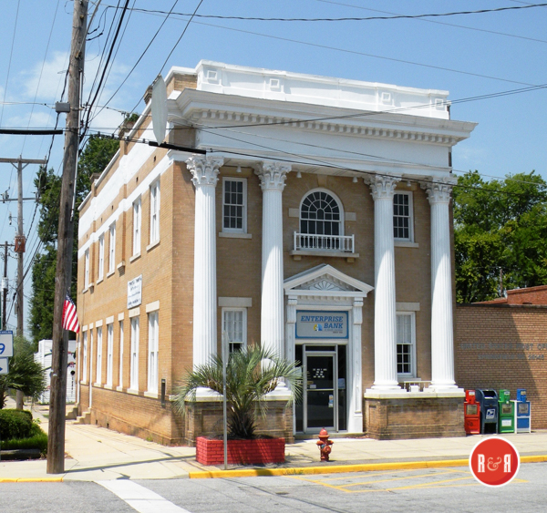 Image of the Old Springfield Bank - Courtesy of photographer Ann L. Helms - 2018