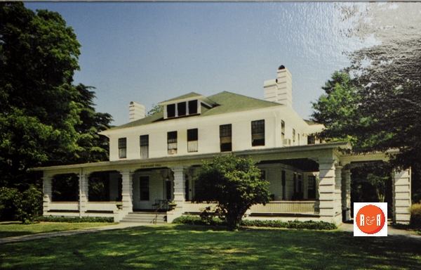 Image of the Converse College Alumnae house. Courtesy of the Willis Collection – 2016