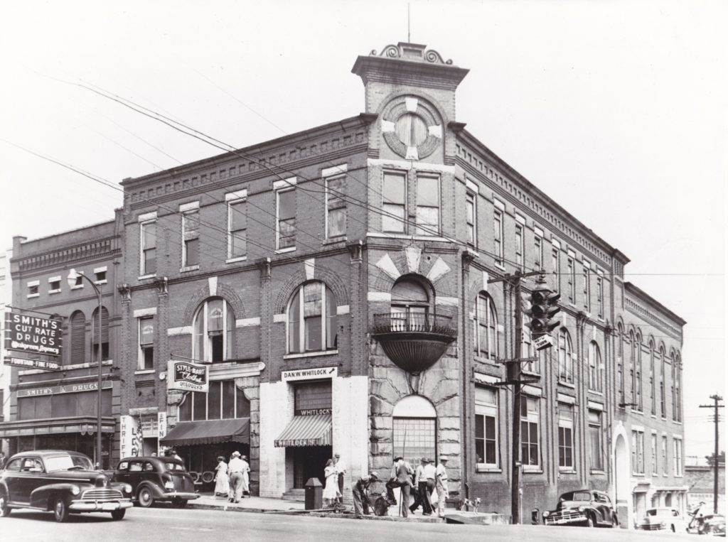 100 East Main Street - Arthur State Bank Building - Union County