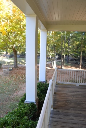 Note the detached columns, often refered to as a Carolina (rain porch).