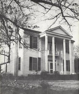 Image of home as pictured in Plantation Heritage p. 72 – 1963