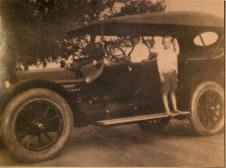 William L. Hill, Sr. and his son Bill Hill in 1917.