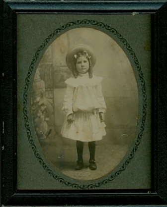 Isabel Wylie Strait – Fairey who, as a child, lived on Johnston Street.