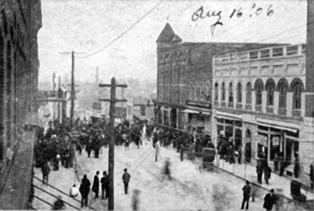 East Main street looking toward the Roddey Building – 1906