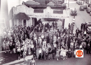 In 1936 this station was operated by H.L. Leitzsey. Gathering to watch the parade on the corner of Main Street and Hampton – 1952