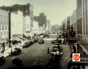 A view of booming East Main Street in the 1940’s.