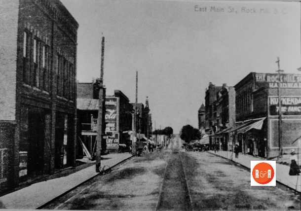 An early view of East Main Street prior to the People’s Bank building’s construction. Private collection of AFLLC and RM.