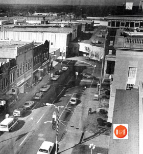 When Main St., was enclosed in the Downtown Mall, Woolworth's was difficult to get into and soon failed. Courtesy of the AFLLC Collection.