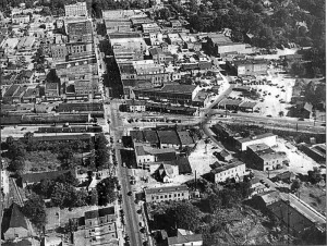 The roofs of the family homes remained visable in this aerial image from the mid 20th century. The houses sat on West Black approximately where the Herald Newspaper offices are located in 2016.