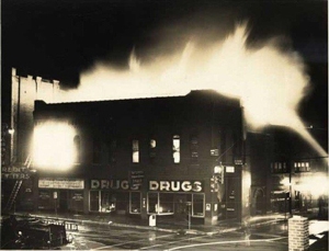 1950’s fire that destroyed the Ratterree’s Drug Store and corner businesses.