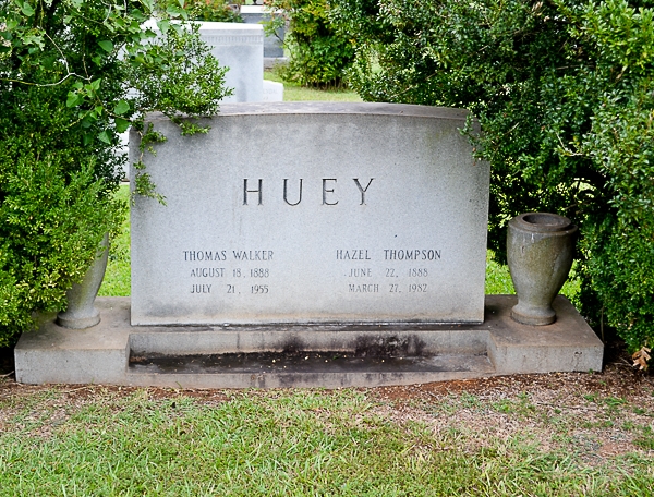 Tombstone of T.W. Huey at Laurelwood Cemetery in Rock Hill, S.C.
