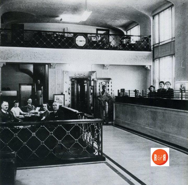 Image of the bank’s interior.