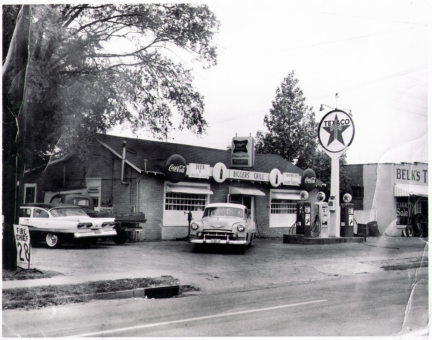 BIGGER'S GRILL ON WEST MAIN ST - WU PETTUS ARCHIVES CA. 1960'S