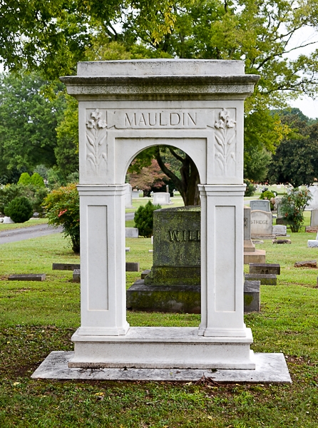 Mauldin Family cemetery plot at Laurelwood.